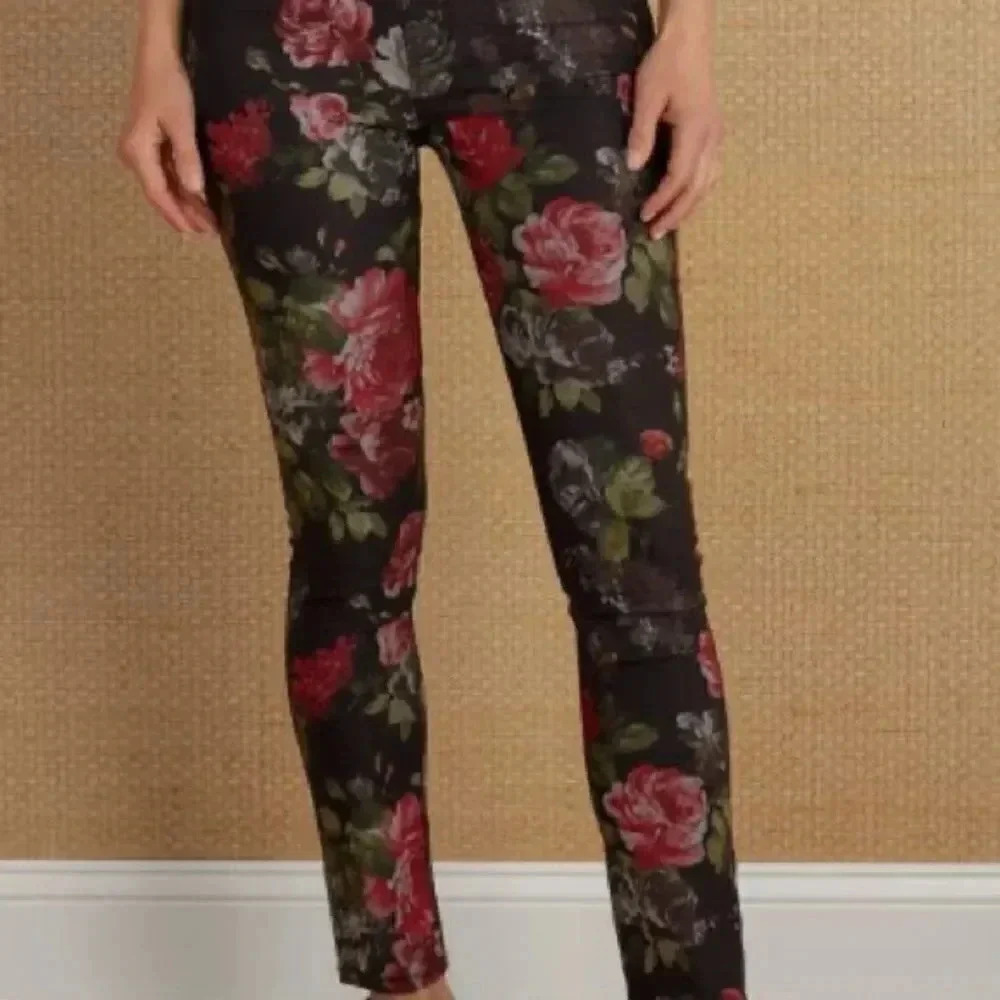 Soft Surroundings Pull On Pants Size S #2AR38 Floral Stretchy Slim Ankle Trouser